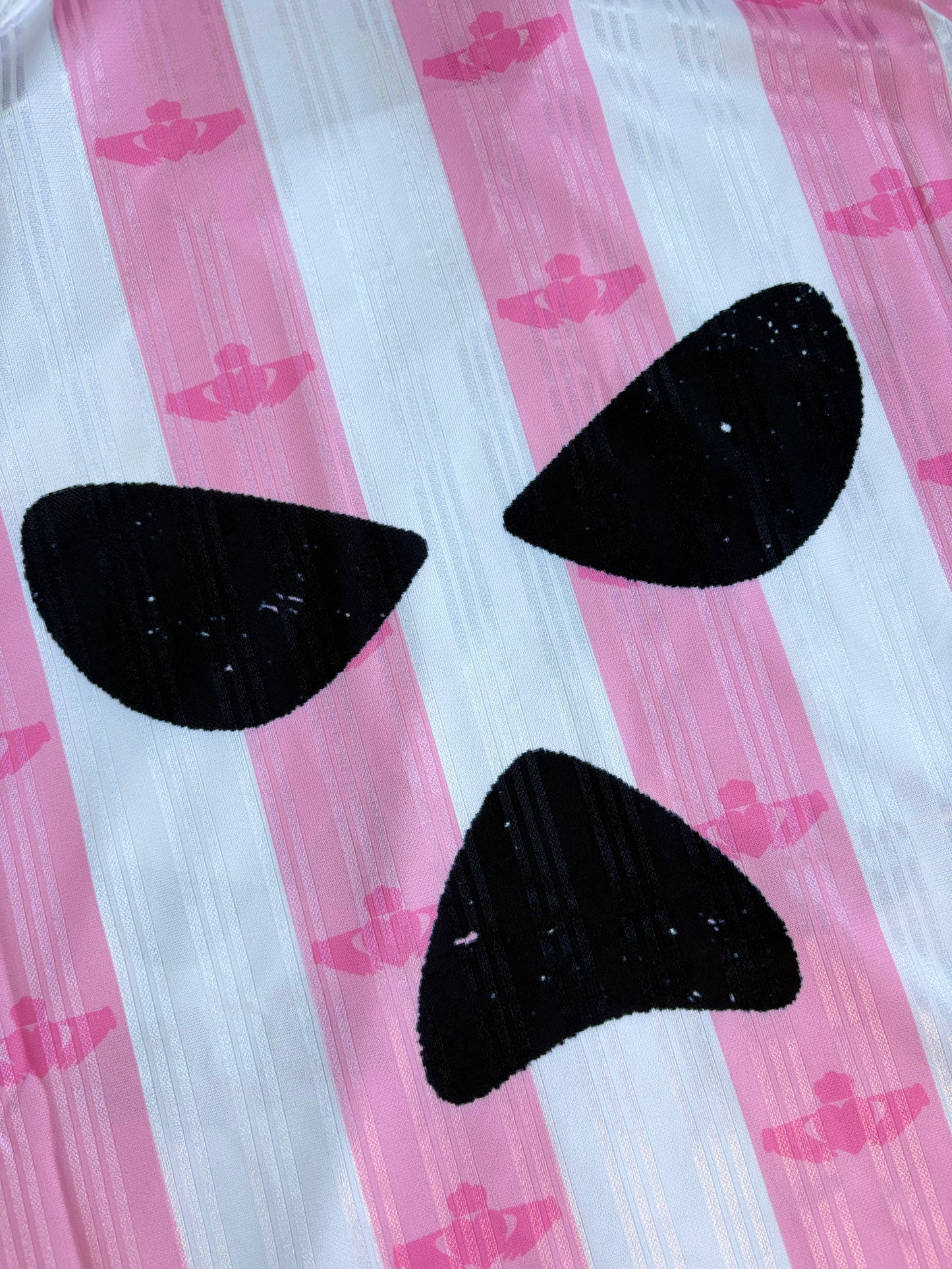 Kneecap X Pink Claddagh jersey